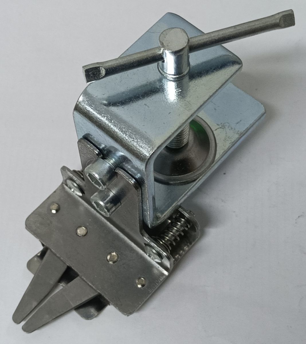 Приспособление для вдевания бегунка в молнию SP-Z2